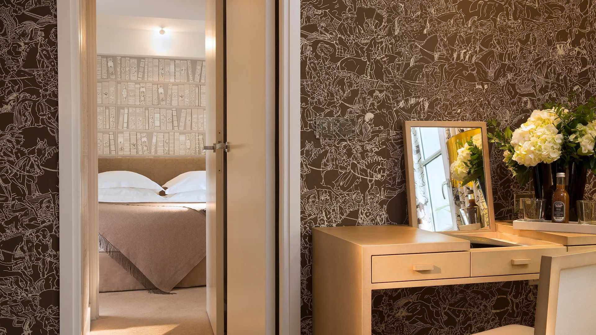 Le Pradey Otel Paris 4*,