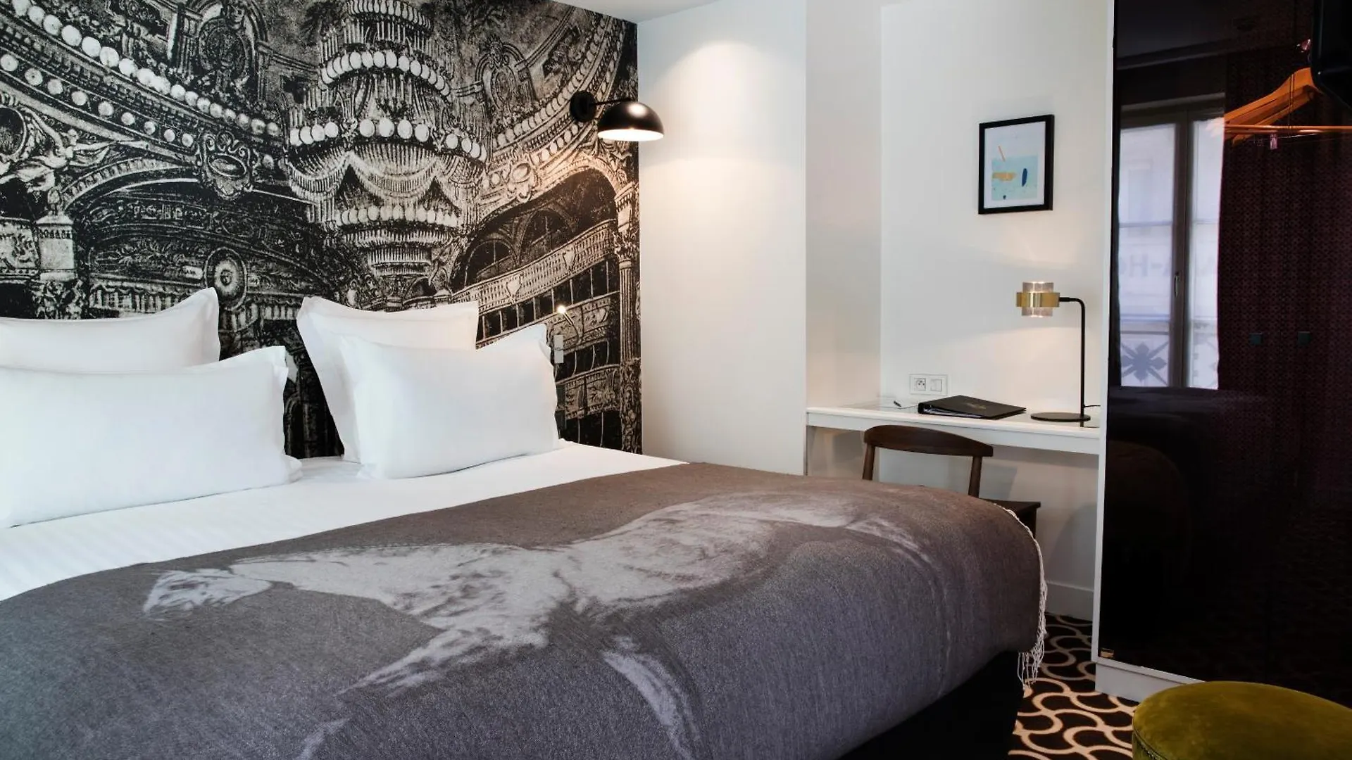 ****  Le Pradey Otel Paris Fransa